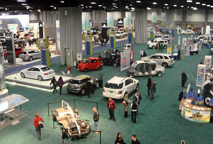 Washington Auto Show serves as foundation for talks between the auto industry and U.S. government