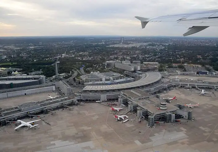 Massive solar array built at the Dusseldorf International Airport