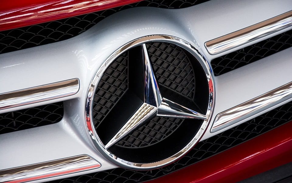 Mercedes-Benz to have new Fuel Cell Vehicles - Mercedes-Benz Symbol on Car