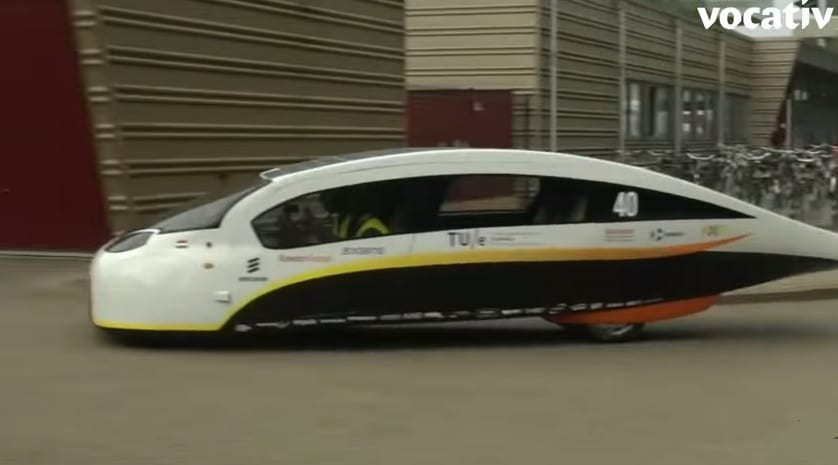 New car using solar energy wins praise at the World Solar Challenge