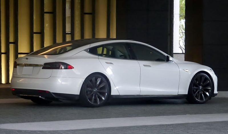 Hydrogen Fuel - Image of Tesla Model S