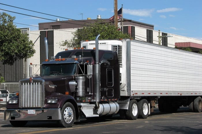 Kenworth showcases its new truck powered by hydrogen fuel