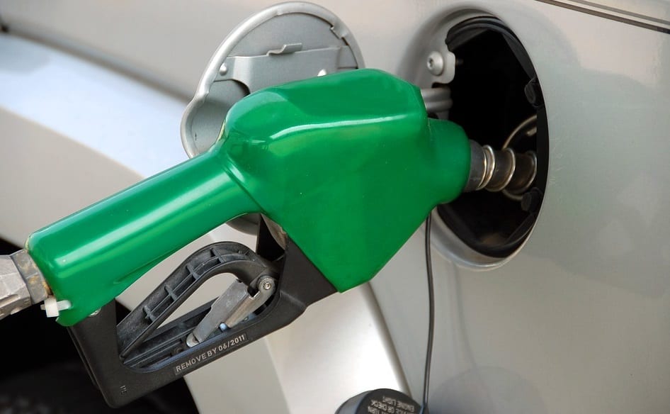 hydrogen filling stations - pumping gas - green