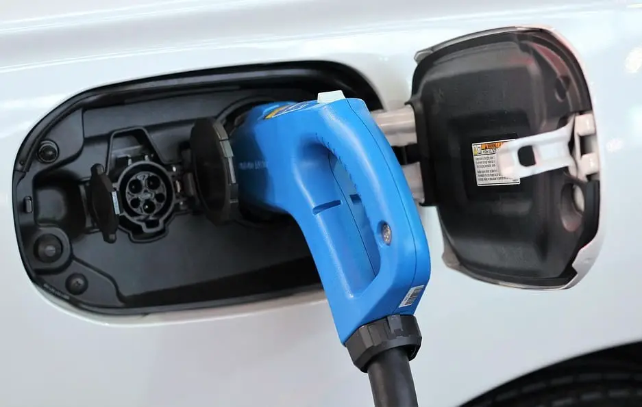 electric car battery - charging EV battery