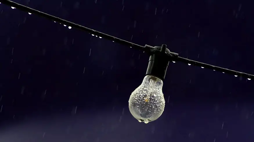 Rain Energy - Light bulb in rain