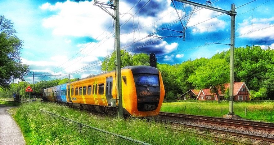 ProRail leads first hydrogen train into the Netherlands