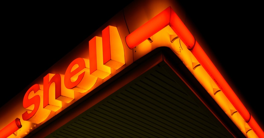 Hydrogen growth - Shell - logo at gas station