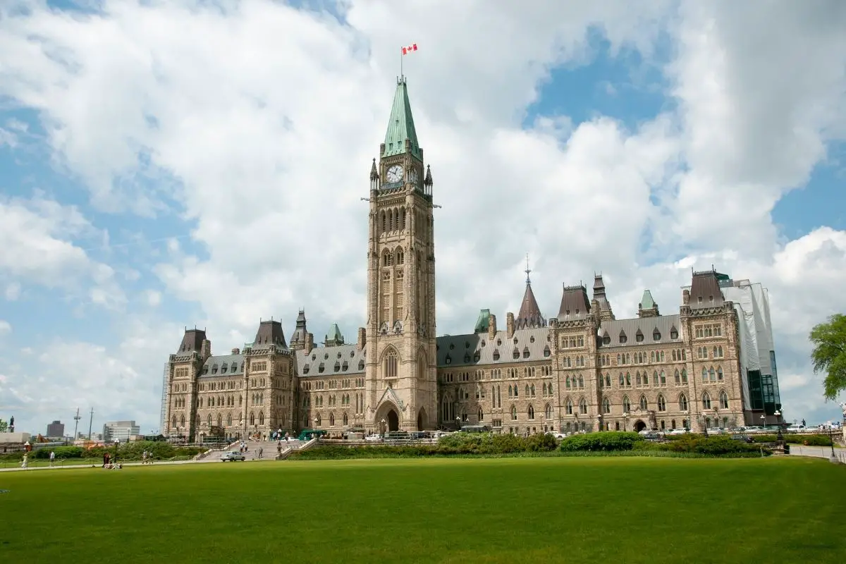 Definition of clean energy - Canada parliment building