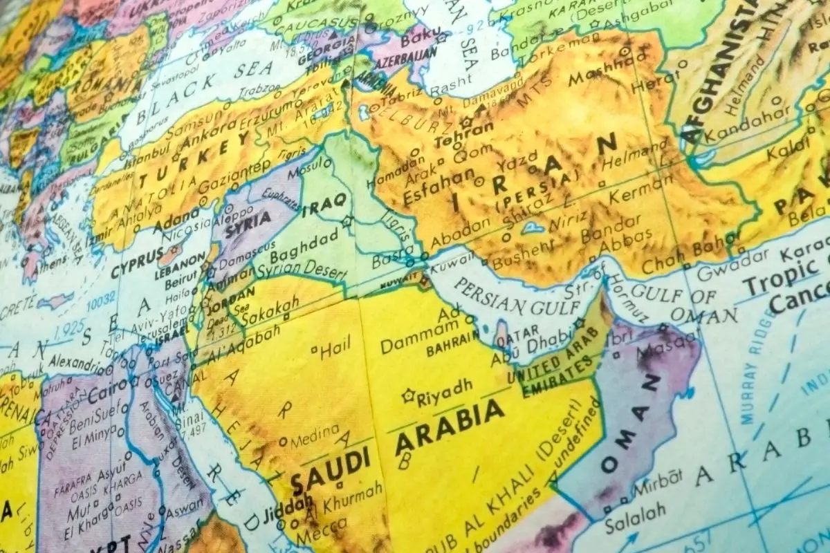 Fossil fuel alternative - Middle Eastern countries on map
