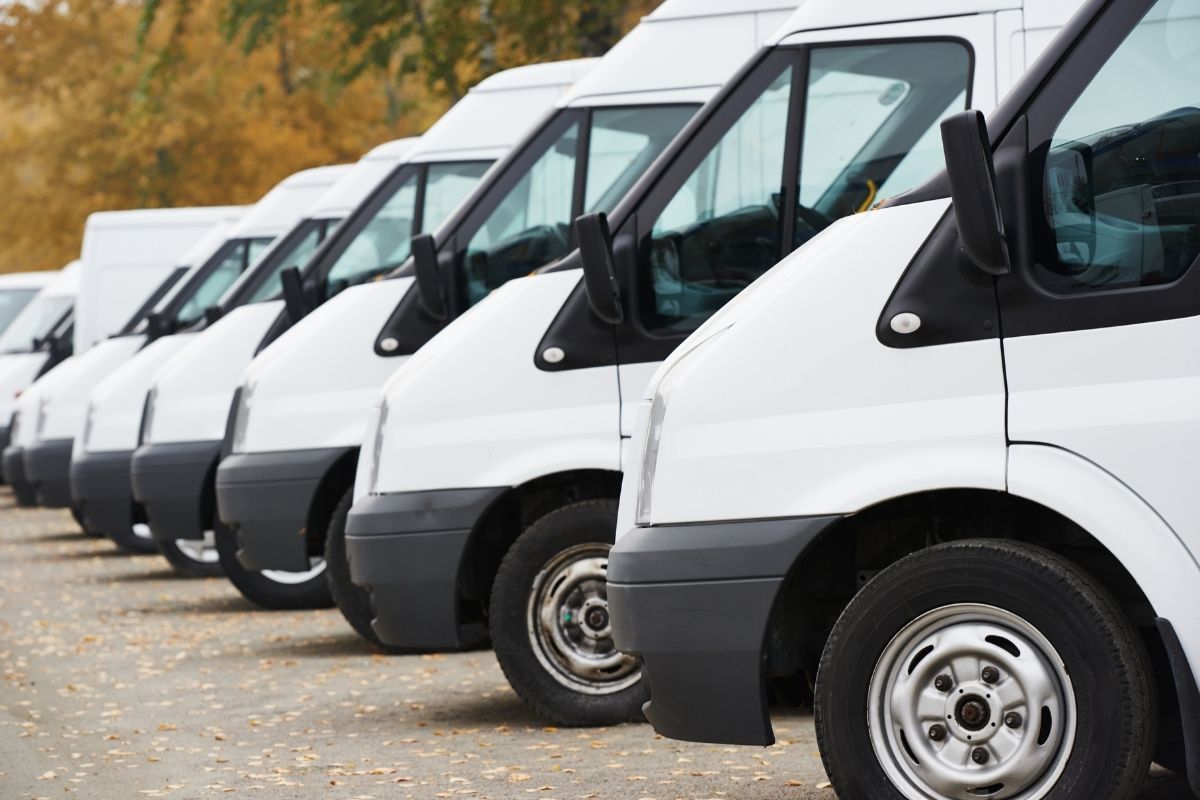 Hydrogen tow trucks - fleet of vans