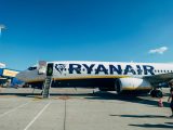 Hydrogen Fuel - Ryanair airplane