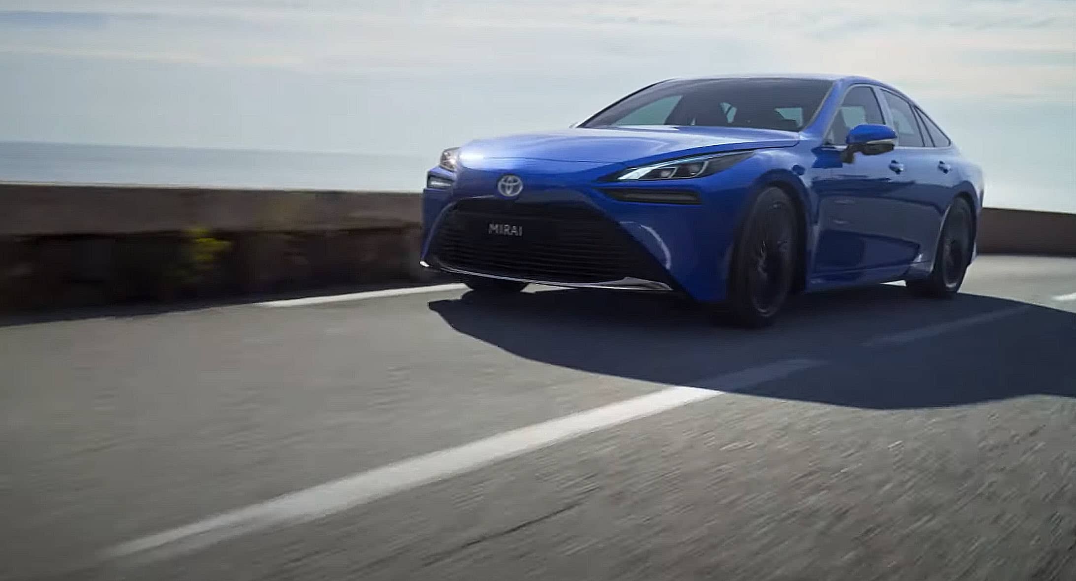 Toyota outlet mirai video