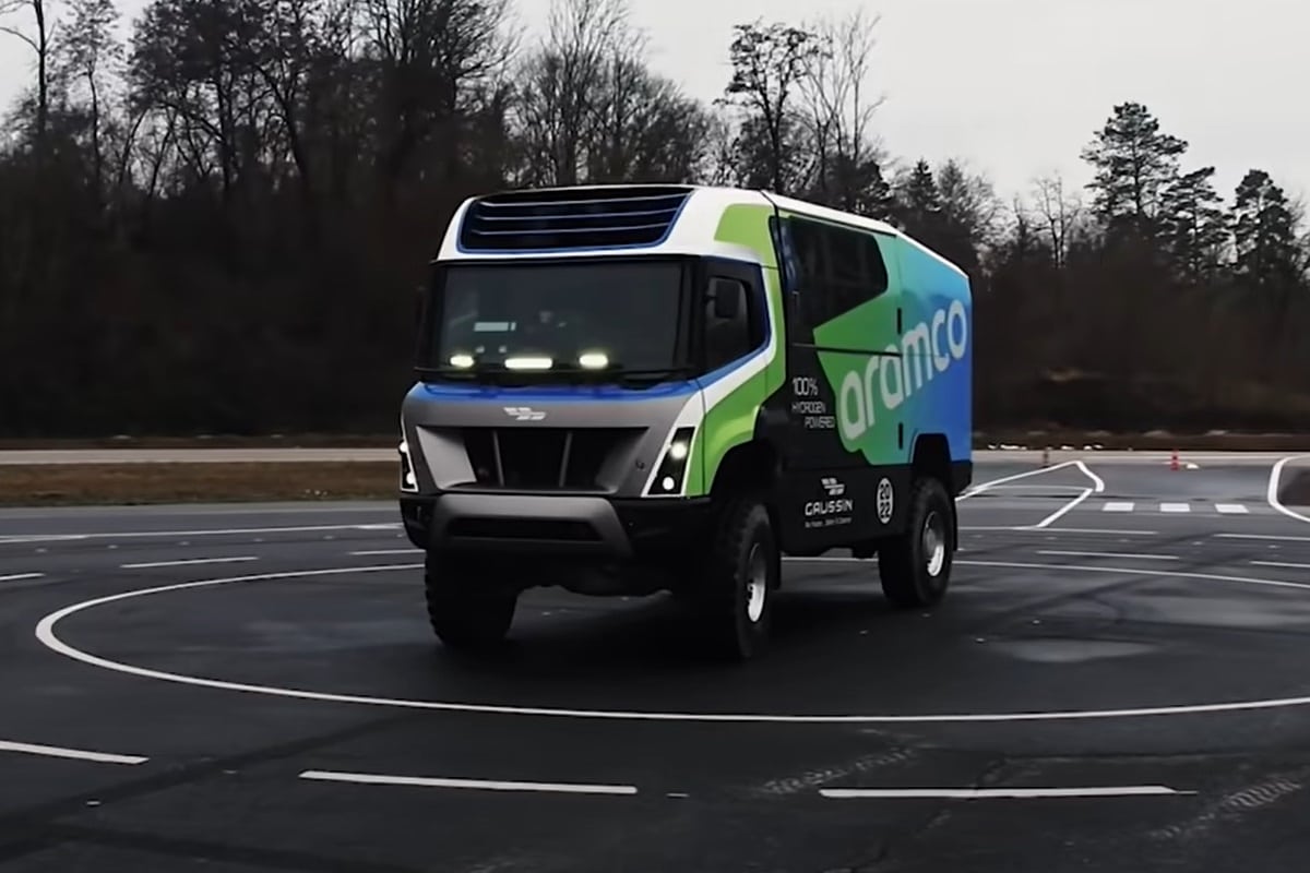 Hydrogen Truck - The First Hydrogen-Fueled Truck at Dakar Rally - Aramco YouTube