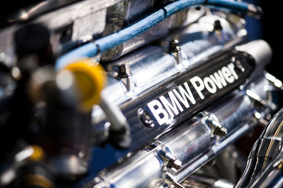 Hydrogen car - BMW Engine