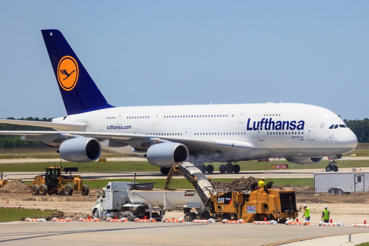 Hydrogen Fuel - Lufthansa aircraft