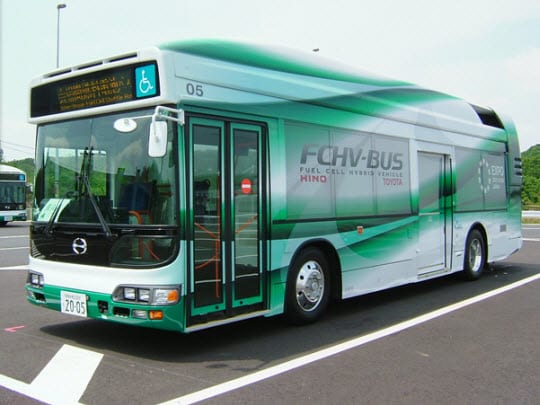 Connecticut debuts new hydrogen powered bus Connecticut debuts new hydrogen powered bus