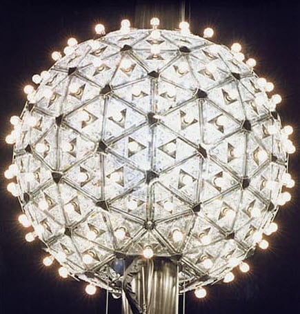 Times Square’s New Year’s Eve Ball powered by energy-efficient light bulbs from Philips Lighting