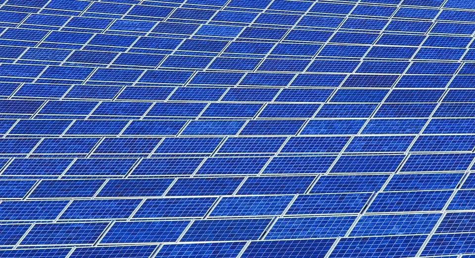 Japan to build world’s largest floating solar energy farm