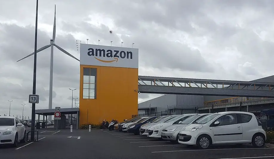 Amazon taps Plug Power to provide more hydrogen fuel cells Amazon taps Plug Power to provide more hydrogen fuel cells