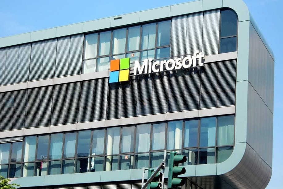 Microsoft begins testing new fuel cells