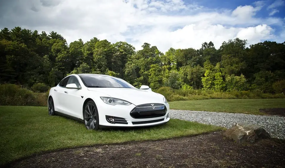 Clean Mobility - Electric Vehicle - Tesla - Green Car