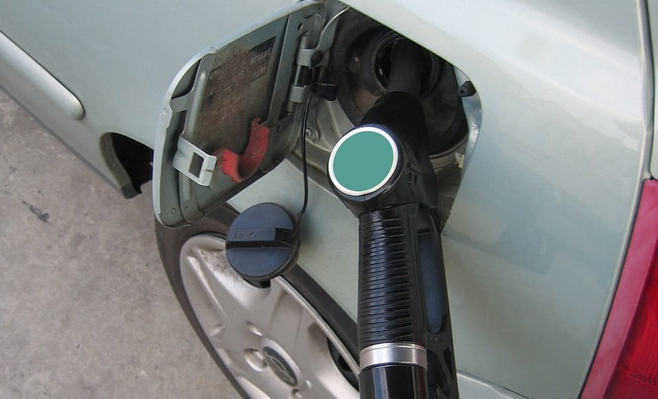 Hydrogen refueling station - refueling car