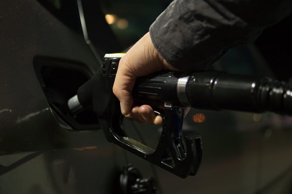 Oahu hydrogen fuel station - Refueling car - gas station