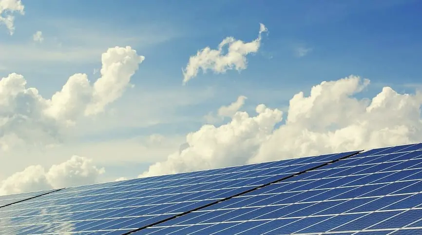 UK solar energy - Solar Panels - Blue Sky