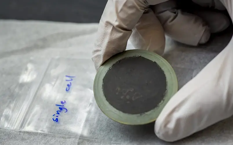 New methane fuel cell runs on cheap fuel New methane fuel cell runs on cheap fuel