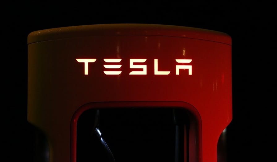 Tesla slashes solar power systems prices as it hope to appeal to customers