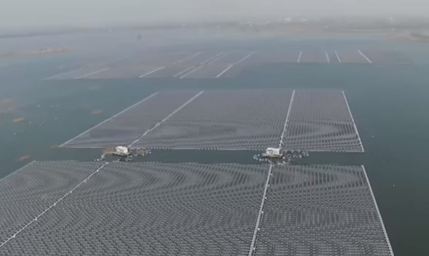 Google moves forward with its first floating solar energy project Google moves forward with its first floating solar energy project