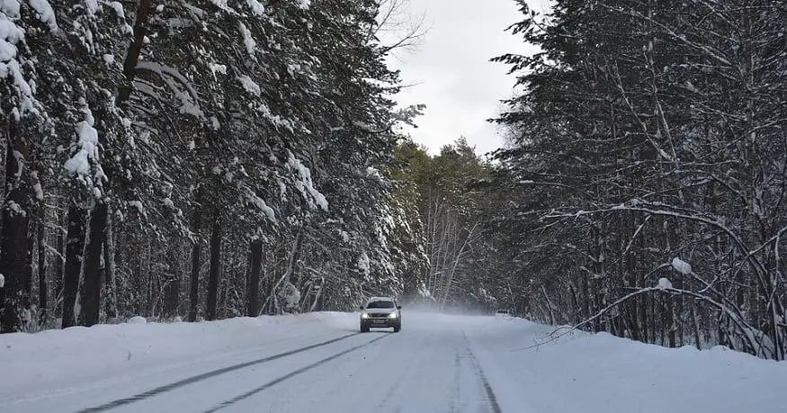 hydrogen fuel cells development - vehicle driving in winter