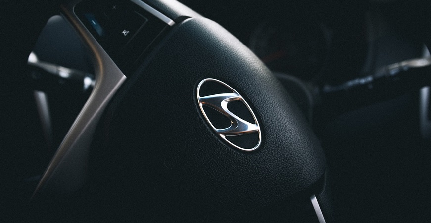 Hydrogen fuel cell system technology - Hyundai - Logo - Steering wheel