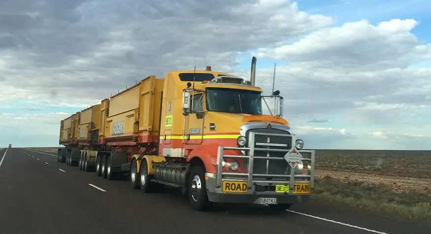 Heavy-Duty Hydrogen Truck - Truck on road