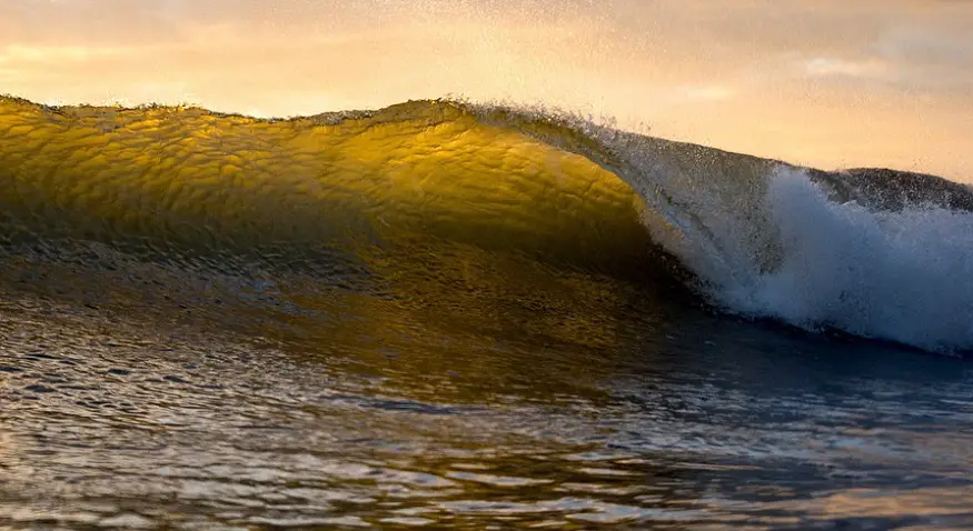 Tidal barriers - wave in ocean