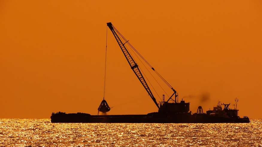 fuel cell vessel - image of dredger at sea