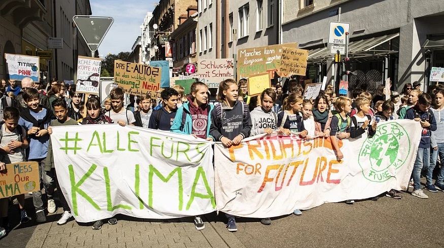 Greta Thunberg tears a strip off world leaders at COP25 for weak climate action