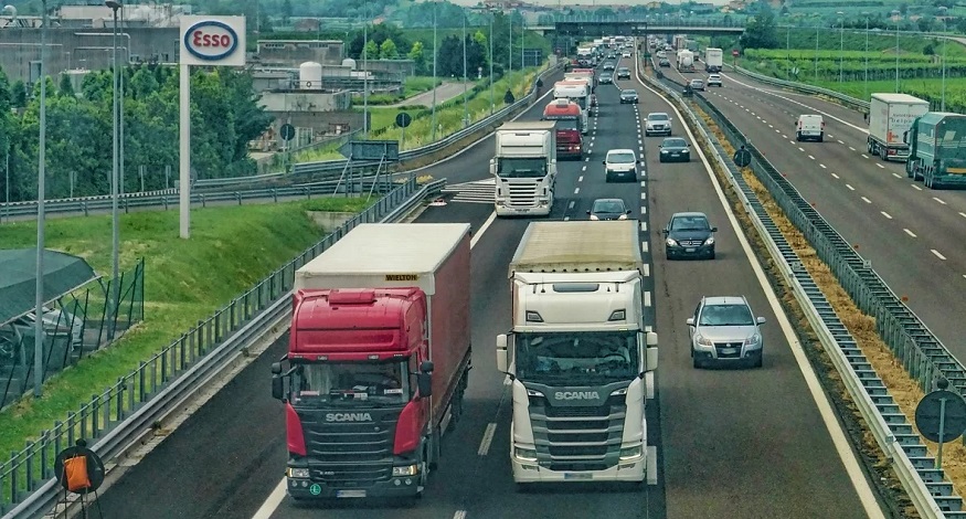 Fuel cell EVs - Trucks on Highway