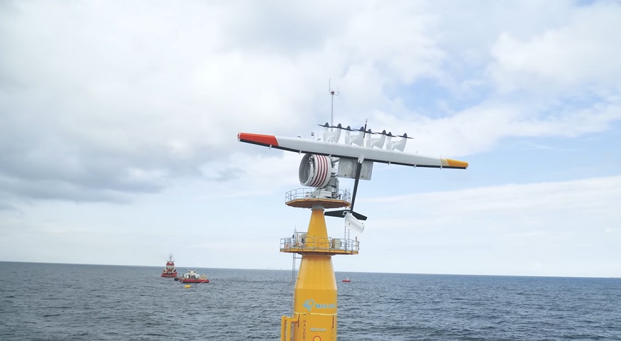 Makani Wind Energy - Makani's first offshore energy kite flight - YouTube