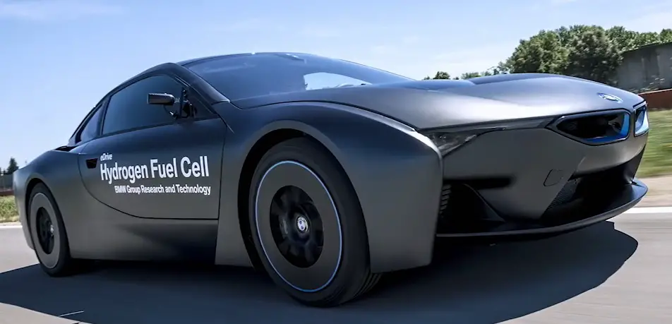 BMW fuel cell powertrain unveiled developed with Toyota BMW fuel cell powertrain unveiled developed with Toyota