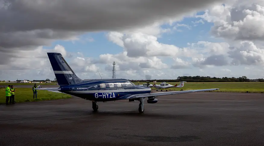 Hydrogen fuel passenger plane - ZeroAvia Piper M-class H2 airplane