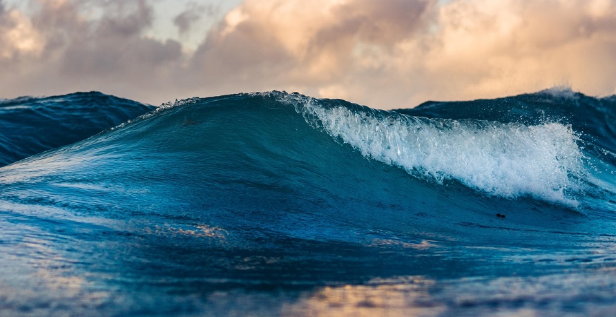 Flow batteries - waves in ocean