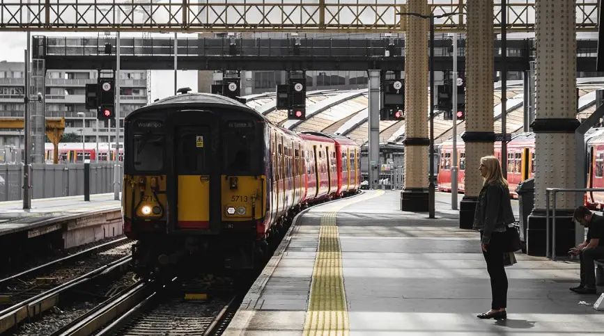 Hydrogen fuel cell train - train - train station