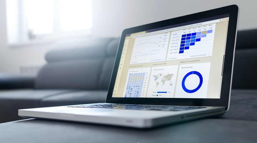 Hydrogen use study - Laptop showing statistics and graphs