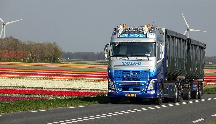 Long-haul truck fuel cells partnership forms between auto rivals Long-haul truck fuel cells partnership forms between auto rivals