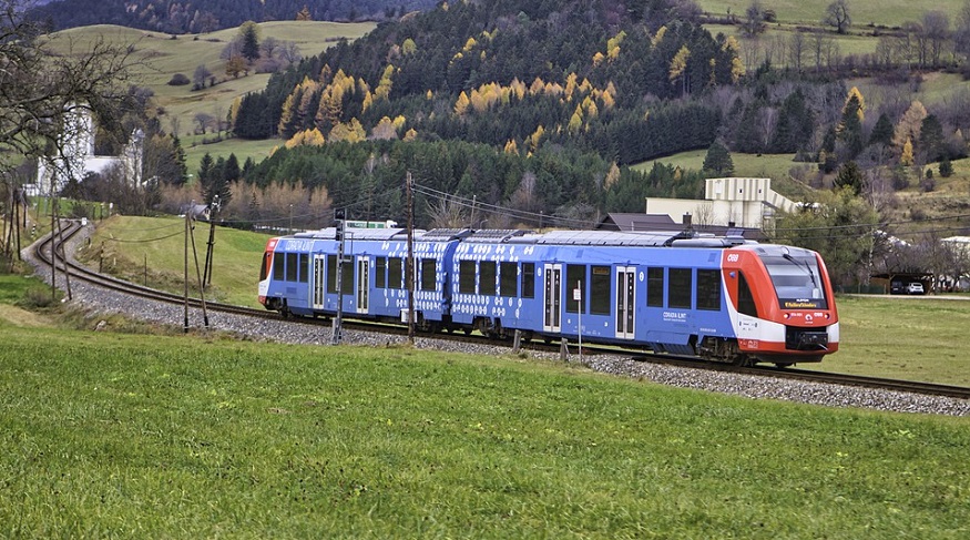 Alstom rolls out Poland’s first fuel cell passenger train Alstom rolls out Poland’s first fuel cell passenger train