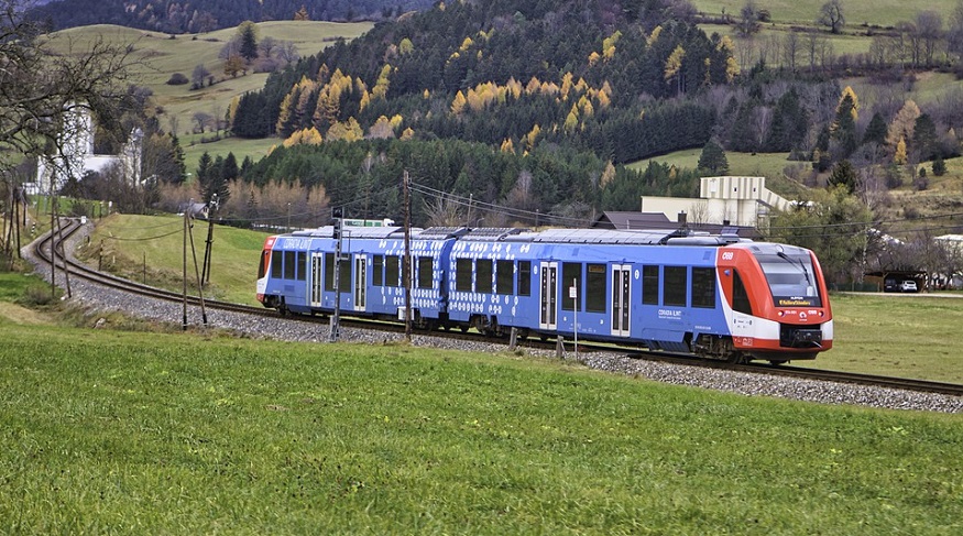 Alstom rolls out Poland’s first fuel cell passenger train