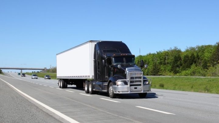 500-mile range Hyundai hydrogen fuel cell semi trucks to undergo testing