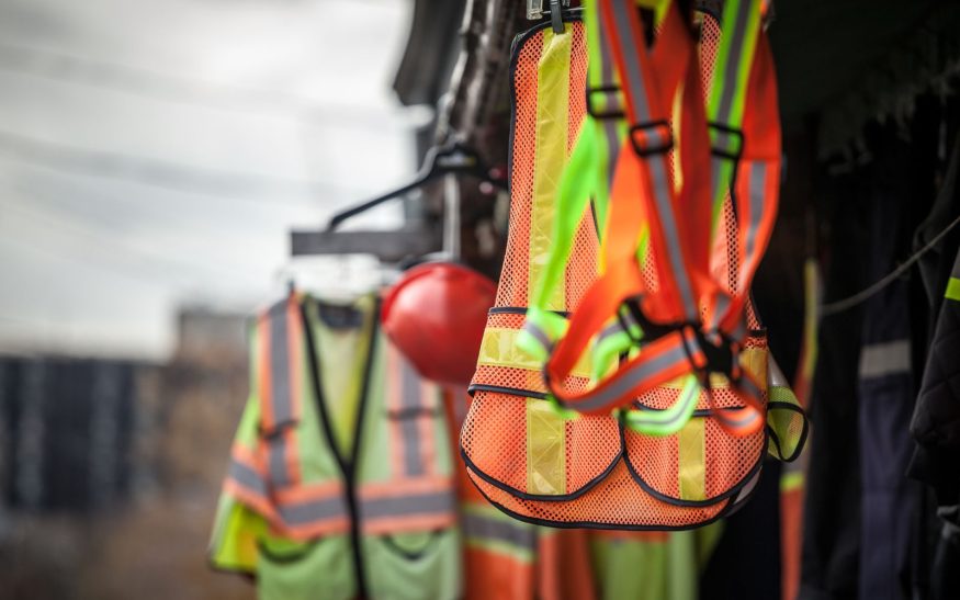 prevent accidents with reflective work wear