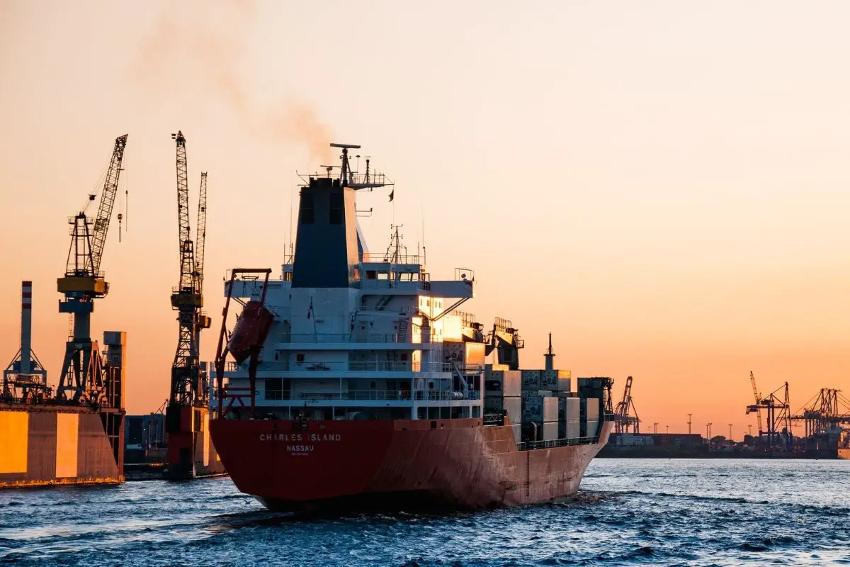Renewable hydrogen fuel - marine vessel